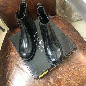 Nicole Miller black Mela rain waterproof boots 7